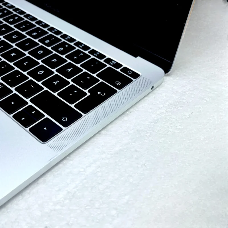 Macbook Pro 13 Retina 2017 A1708 Macbook Comzone.id - Galeri Produk 4