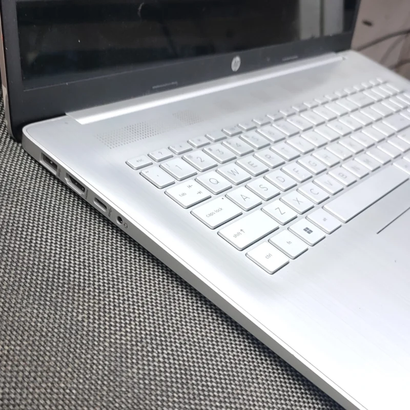 Laptop HP 17-CN0023DX Core i5 gen 11 RAM 8GB SSD 256GB TouchScreen 17.3 inch Premium Bergaransi Laptop Comzone.id - Galeri Produk 6
