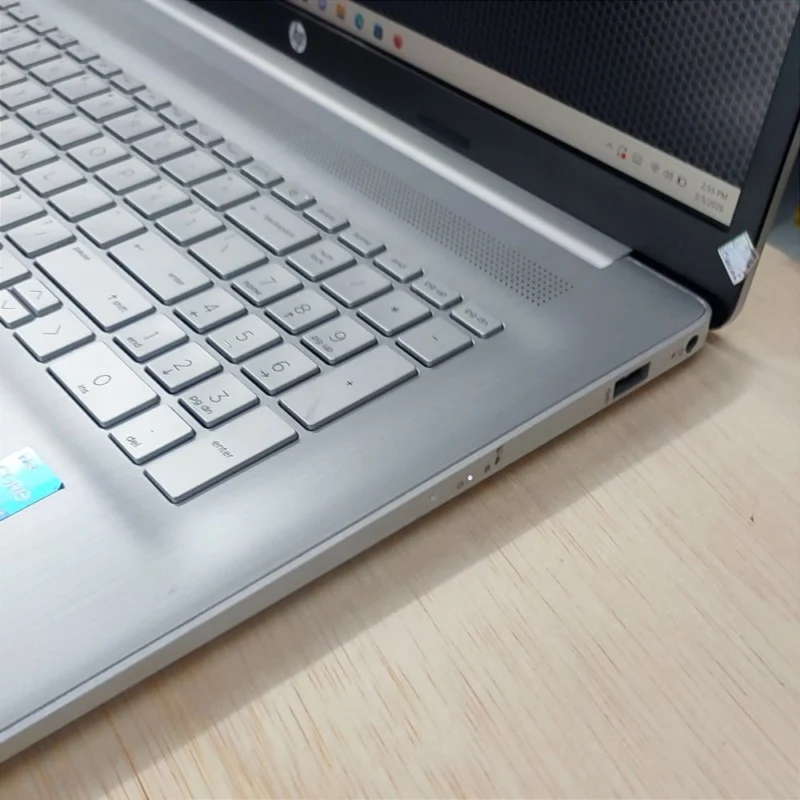 Laptop HP 17-CN1053CL Core i5-1155G7 RAM 8GB SSD 256GB FHD 17.3 inch Laptop Comzone.id - Galeri Produk 6
